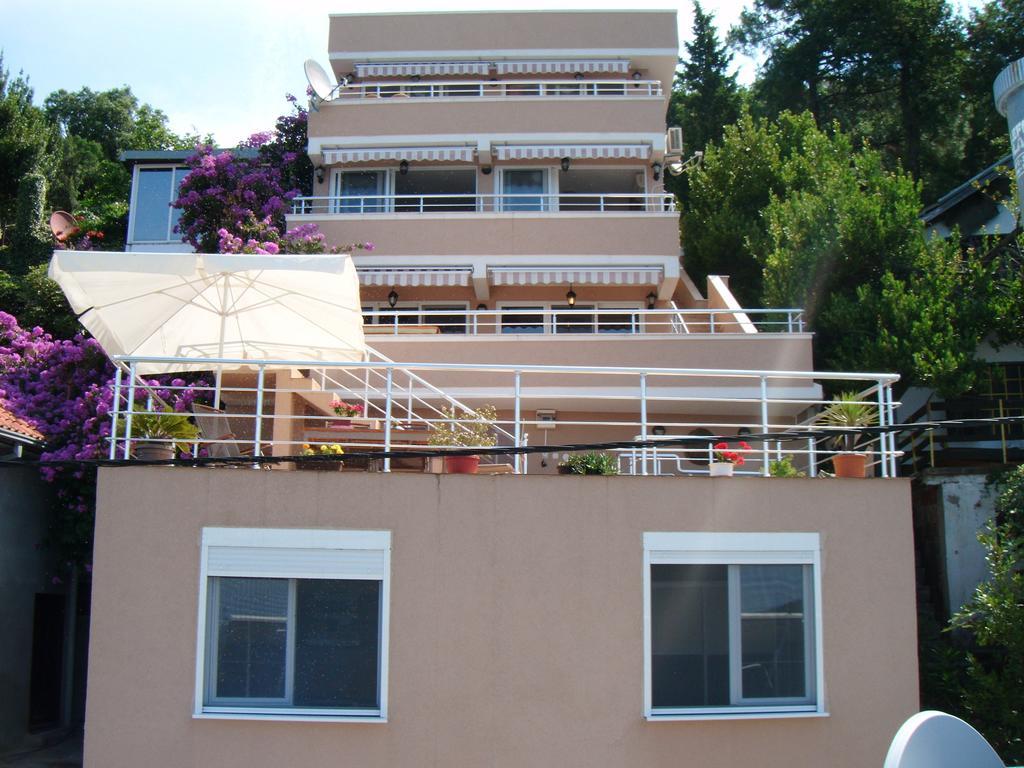 Apartments Bombona Utjeha Εξωτερικό φωτογραφία